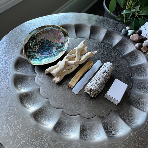 Hand Crafted Smudge Kit Natural Wood Stand - Picture 3 of 13